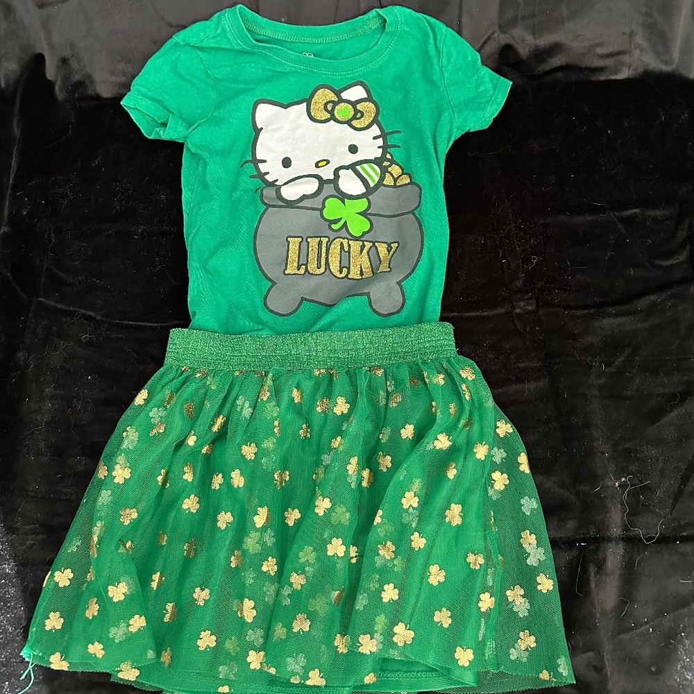 Hello Kitty 2 piece set St Patrick’s Day top and skirt, girls size 4/5